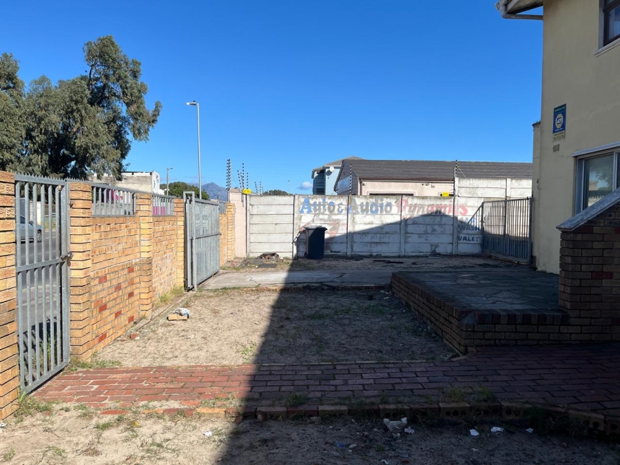  Bedroom Property for Sale in Cravenby Western Cape